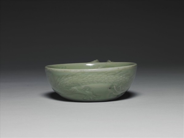 龍泉窯 青瓷印花龍紋匜