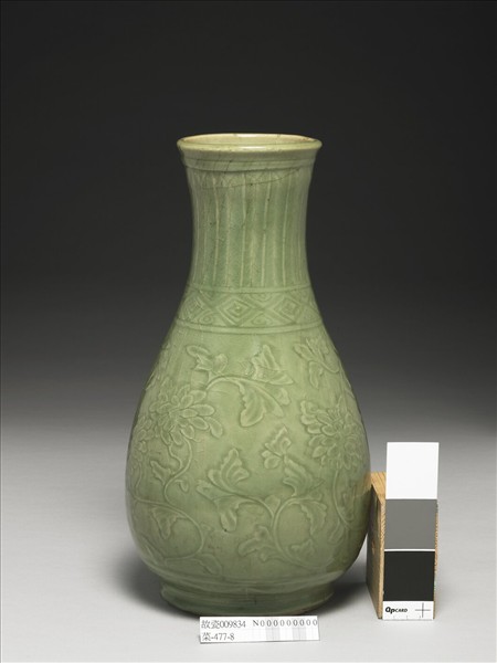 龍泉窯 青瓷劃花花卉紋廣口瓶