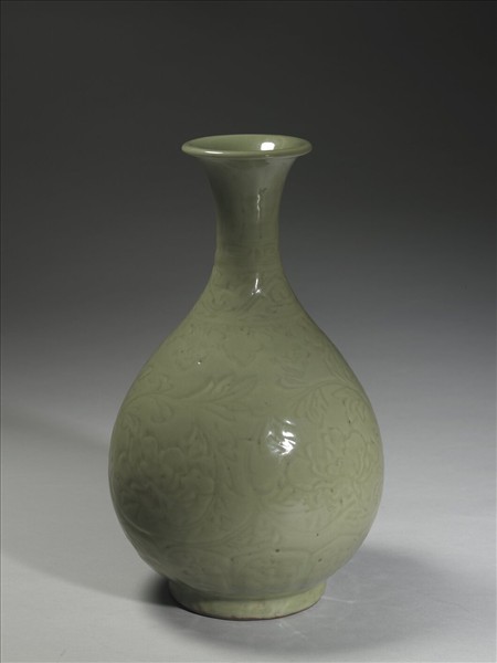 龍泉窯 青瓷劃花花卉紋玉壺春瓶
