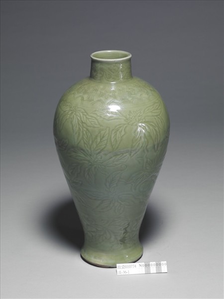 龍泉窯 青瓷劃花桂花紋梅瓶