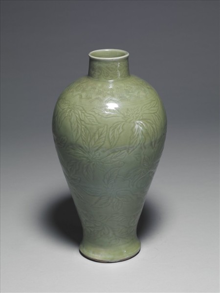 龍泉窯 青瓷劃花桂花紋梅瓶
