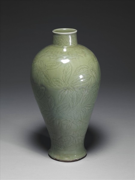 龍泉窯 青瓷劃花桂花紋梅瓶