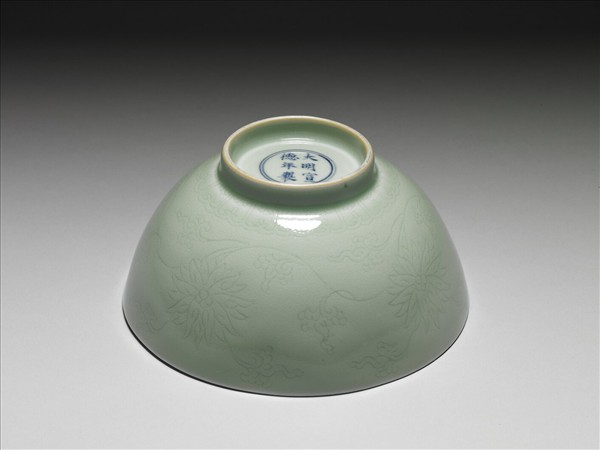 景德鎮 青瓷劃花碗