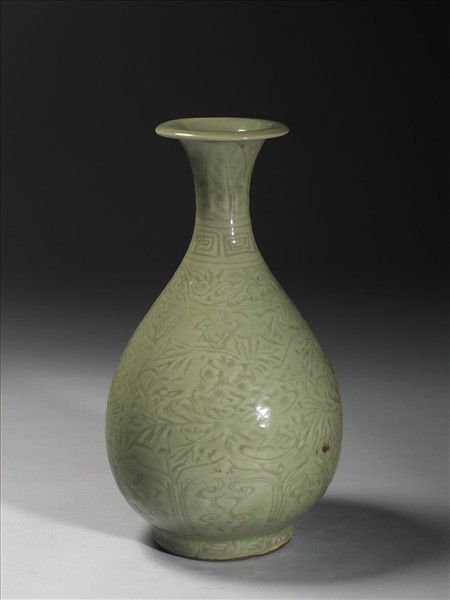 龍泉窯 青瓷劃花花卉紋玉壺春瓶