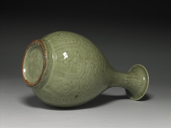 龍泉窯 青瓷劃花花卉紋玉壺春瓶