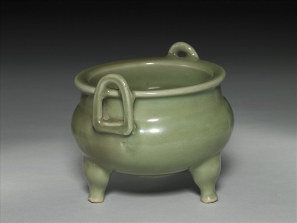 龍泉窯 青瓷三足鼎式爐