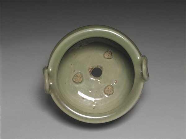 龍泉窯 青瓷三足鼎式爐