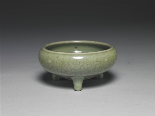 龍泉窯 青瓷三足爐