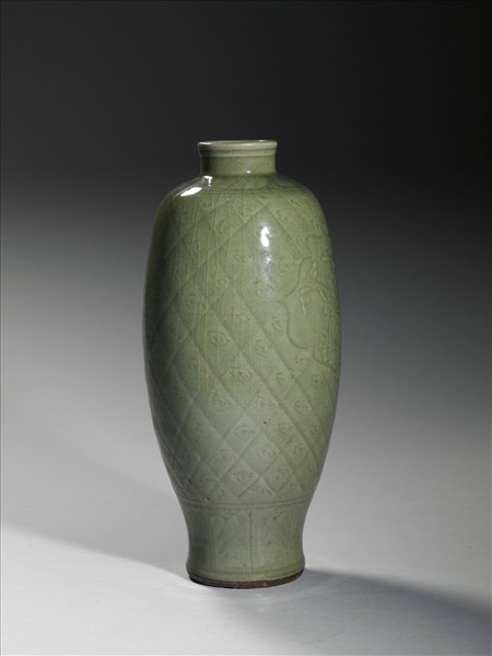 龍泉窯 青瓷劃花花卉紋燈籠瓶