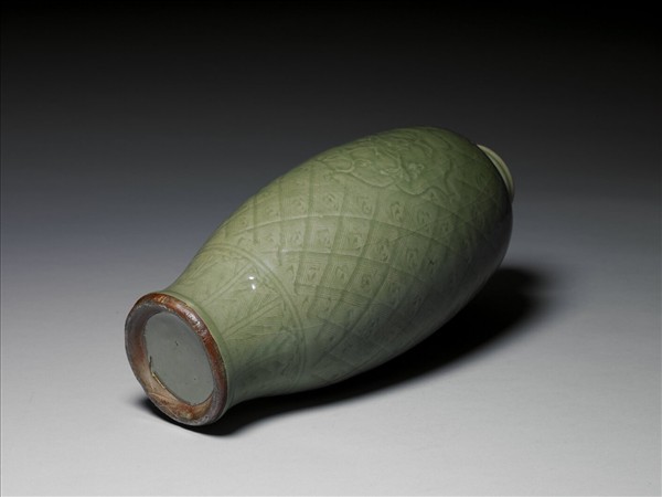 龍泉窯 青瓷劃花花卉紋燈籠瓶