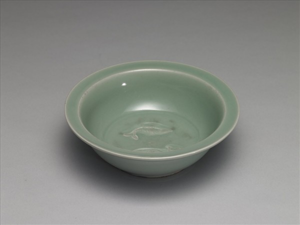 龍泉窯 青瓷雙魚紋洗