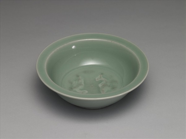 龍泉窯 青瓷雙魚紋洗