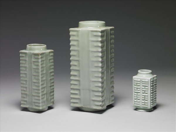 龍泉窯 青瓷琮式瓶