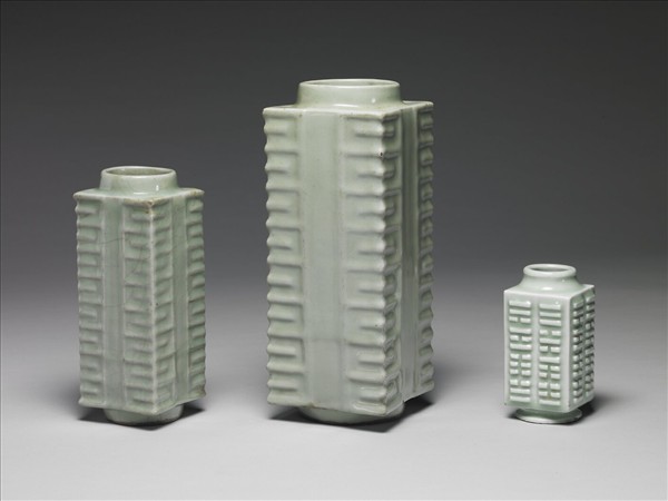 龍泉窯 青瓷琮式瓶