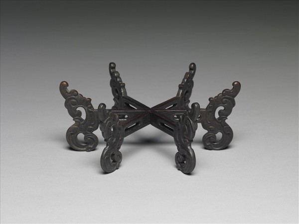 鏤空雕花六岔木座