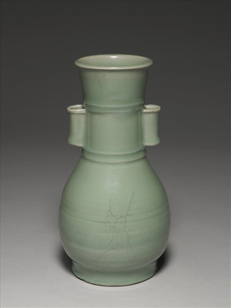 龍泉窯 青瓷弦紋貫耳壺