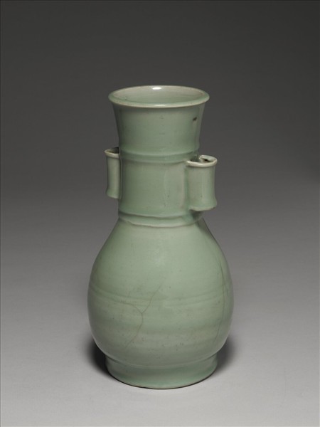 龍泉窯 青瓷弦紋貫耳壺