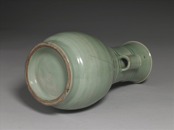 龍泉窯 青瓷弦紋貫耳壺