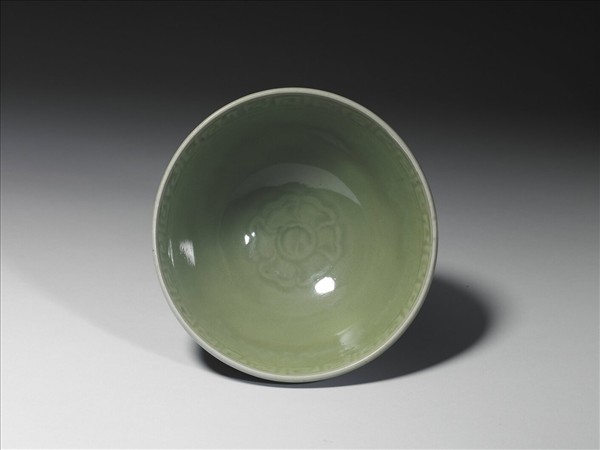 龍泉窯 青瓷蓮瓣碗