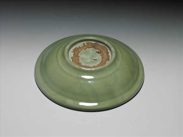 龍泉窯 青瓷菊瓣紋盤