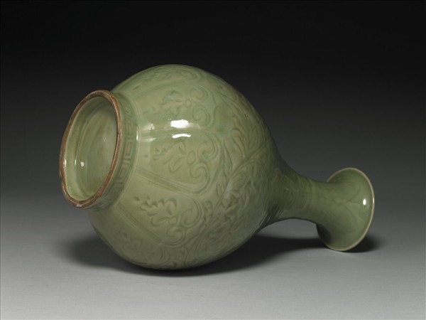 龍泉窯 青瓷劃花花卉玉壺春瓶