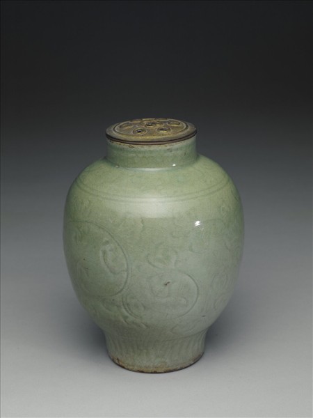 龍泉窯 青瓷劃花花卉紋罐