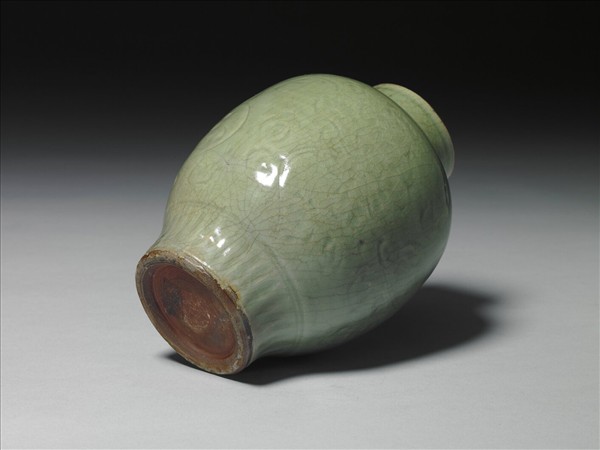 龍泉窯 青瓷劃花花卉紋罐