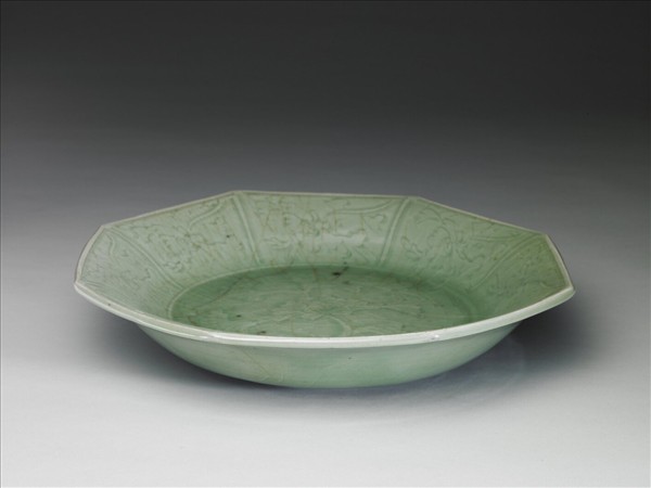 龍泉窯 青瓷劃花花卉八方盤