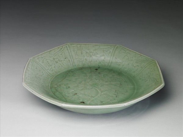 龍泉窯 青瓷劃花花卉八方盤