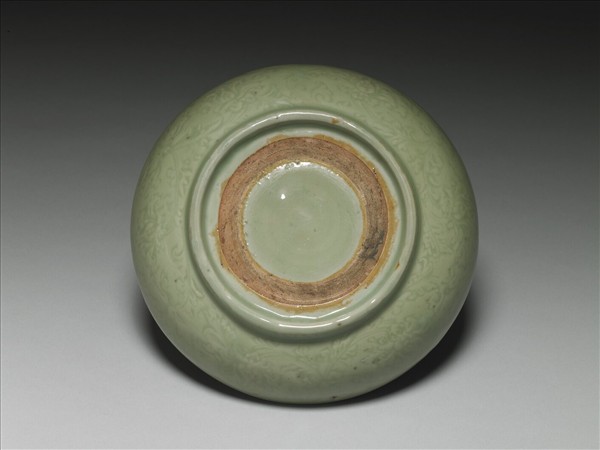 龍泉窯 青瓷劃花花卉盤