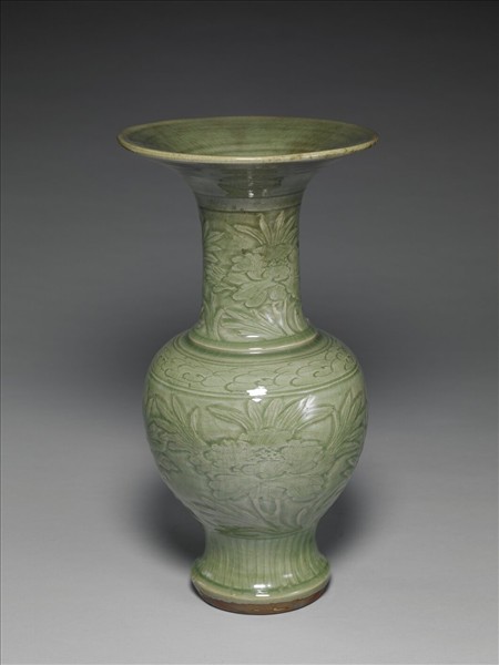 龍泉窯 青瓷劃花花卉鳳尾瓶