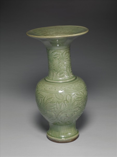 龍泉窯 青瓷劃花花卉鳳尾瓶