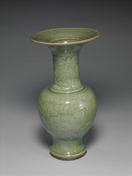 龍泉窯 青瓷劃花花卉鳳尾瓶