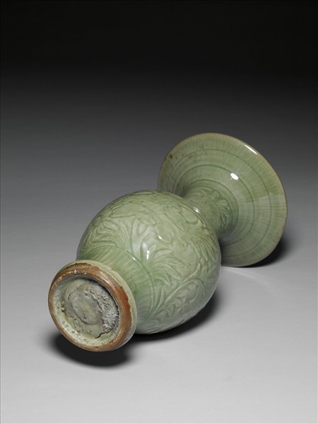 龍泉窯 青瓷劃花花卉鳳尾瓶