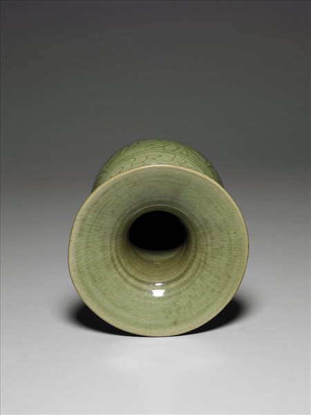 龍泉窯 青瓷劃花花卉鳳尾瓶