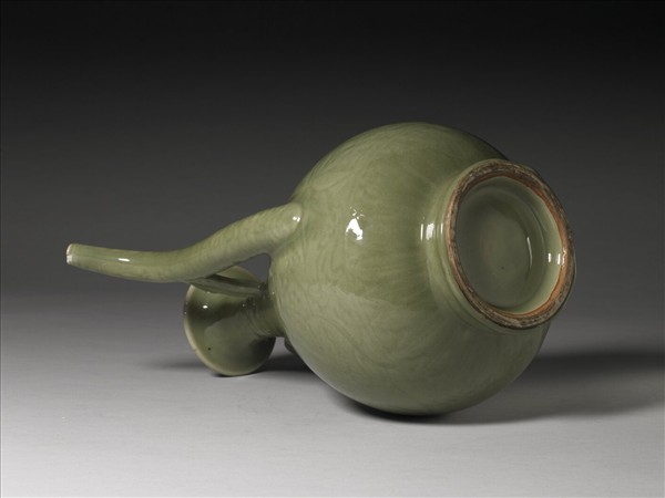 龍泉窯 青瓷劃花枇杷執壺