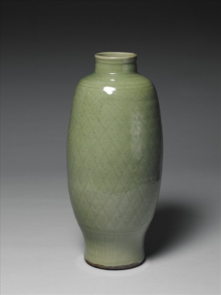龍泉窯 青瓷劃花斜方格紋橄欖瓶