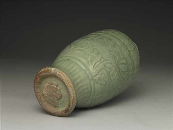 龍泉窯 青瓷劃花花卉瓶