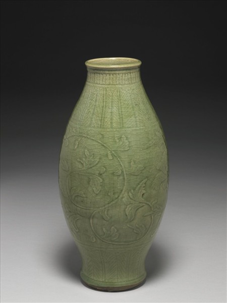 龍泉窯 青瓷劃花橄欖瓶