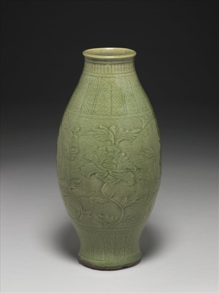 龍泉窯 青瓷劃花橄欖瓶