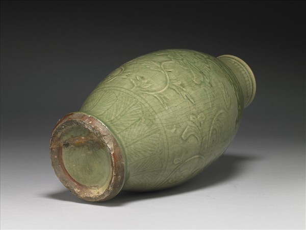 龍泉窯 青瓷劃花橄欖瓶