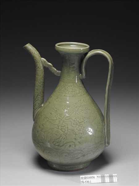 龍泉窯 青瓷劃花梅石三友執壺