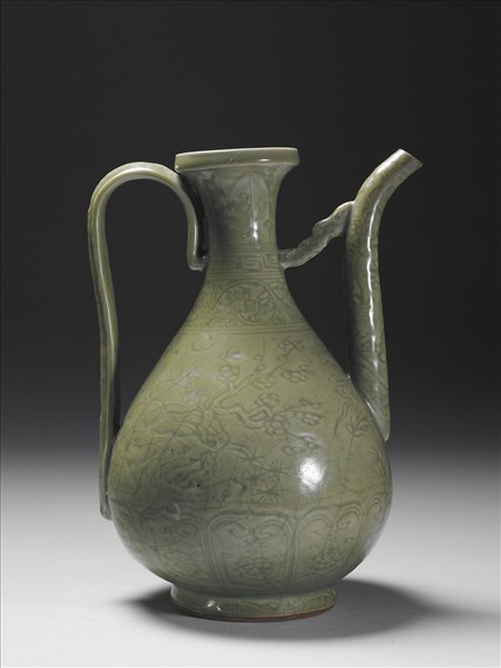 龍泉窯 青瓷劃花梅石三友執壺