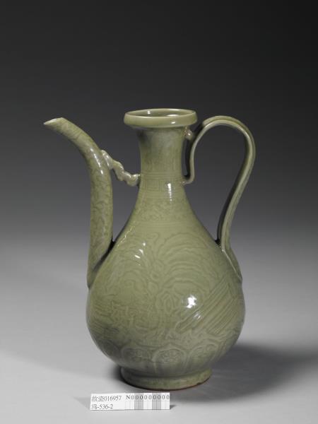 龍泉窯 青瓷劃花芭蕉湖石執壺