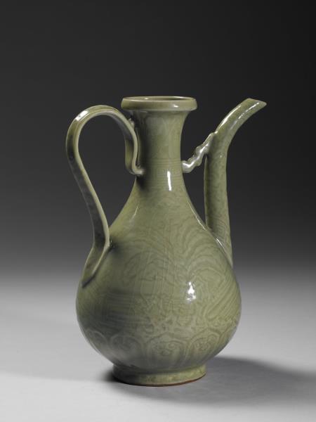 龍泉窯 青瓷劃花芭蕉湖石執壺