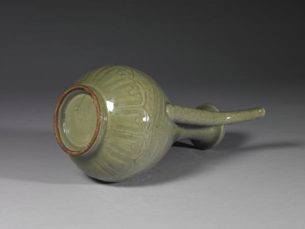 龍泉窯 青瓷劃花芭蕉湖石執壺