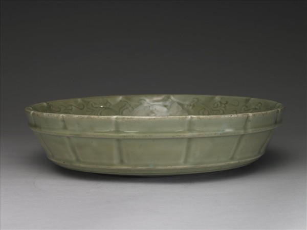 龍泉窯 青瓷劃花雙魚洗