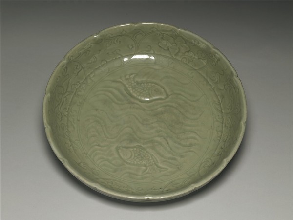 龍泉窯 青瓷劃花雙魚洗