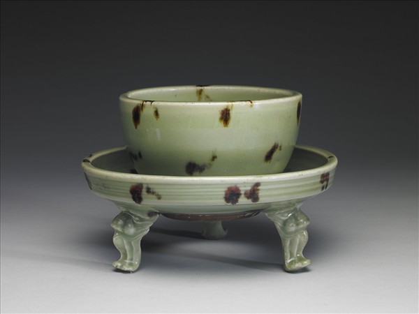 龍泉窯 青瓷褐斑三足花囊