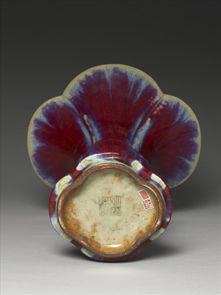 仿鈞釉海棠式觚